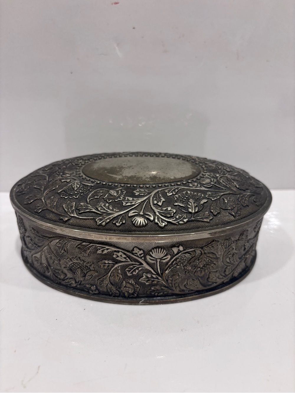Vintage silver plate oval jewellery trinket box embossed floral velvet lined